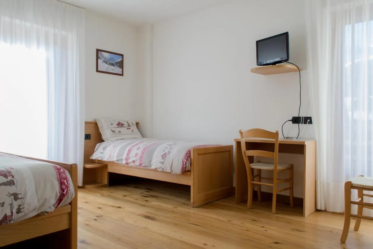 Meuble Rosalpina Hotel Valdidentro  Isolaccia